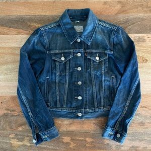 Levi’s crop denim jacket